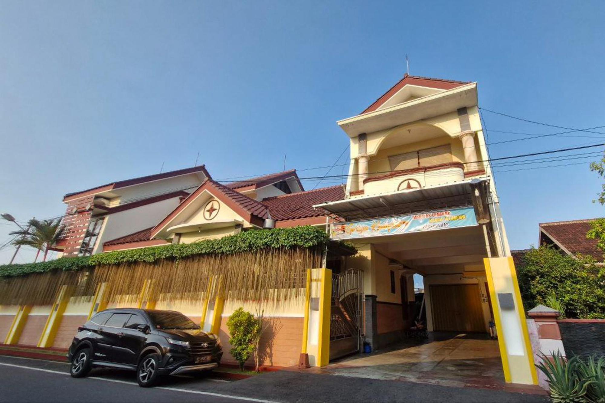 Reddoorz At Griya Kampar Madiun Hotel Exterior photo