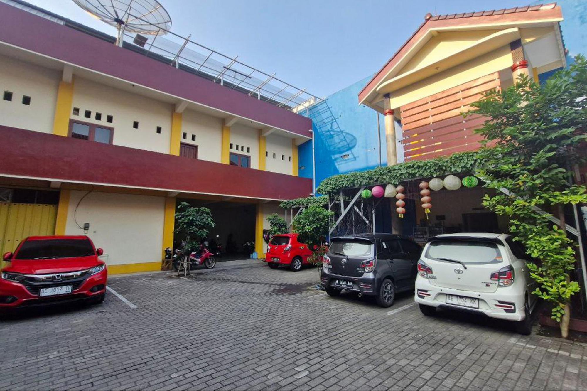 Reddoorz At Griya Kampar Madiun Hotel Exterior photo