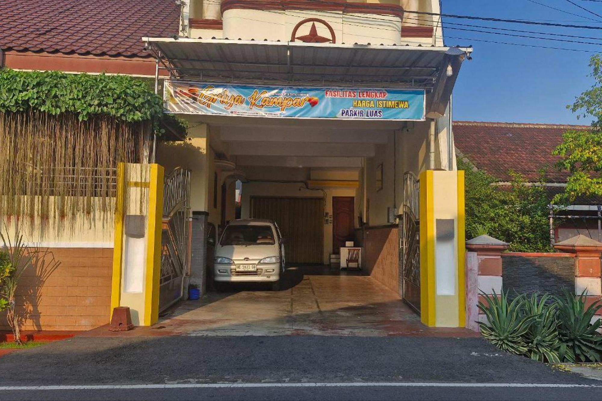 Reddoorz At Griya Kampar Madiun Hotel Exterior photo